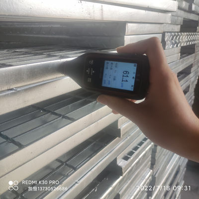 Płyta kratowa ze stali ocynkowanej na gorąco, niestandardowa kratka na pokrywę wykopu